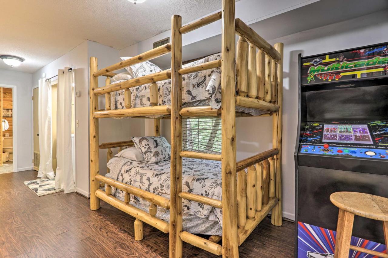فيلا Gatlinburg Escape With Hot Tub, Deck And Mtn View المظهر الخارجي الصورة