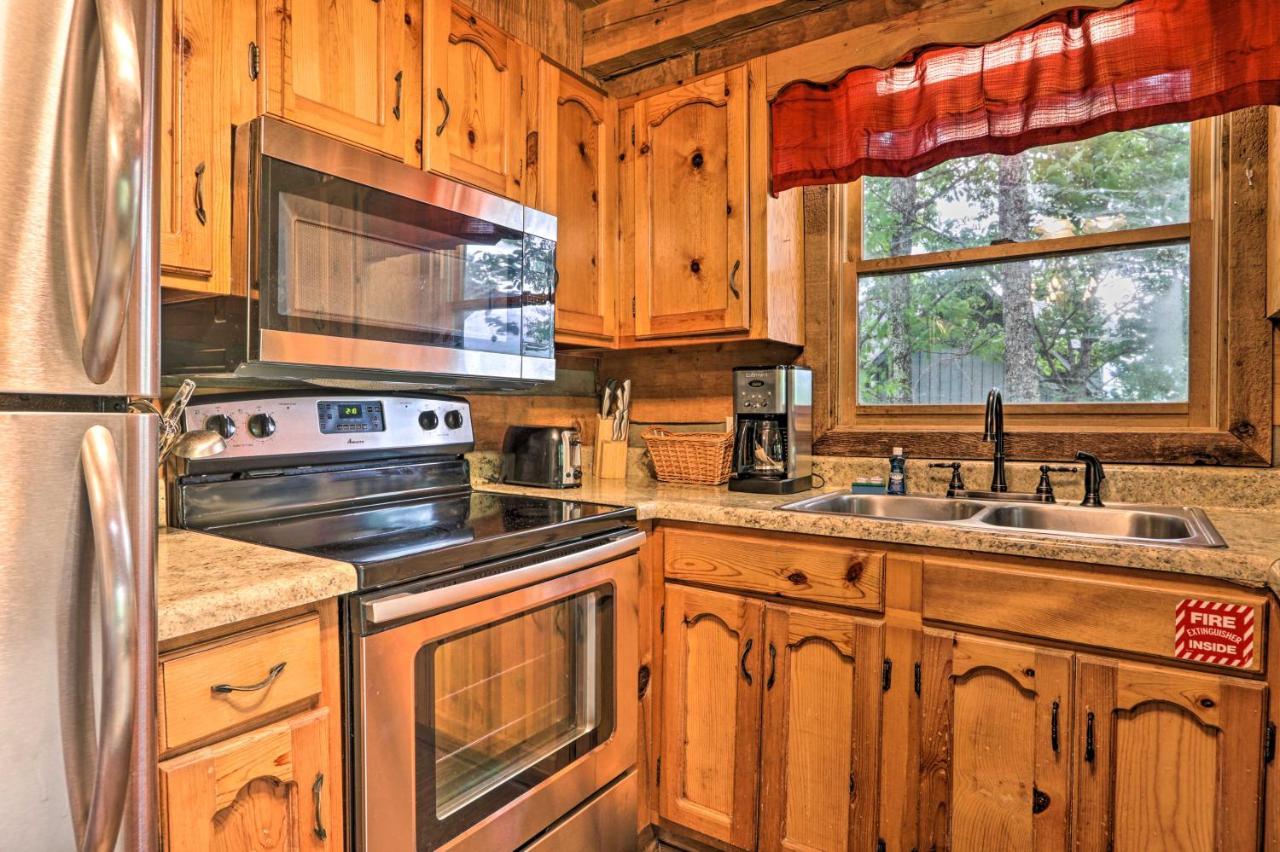 فيلا Gatlinburg Escape With Hot Tub, Deck And Mtn View المظهر الخارجي الصورة