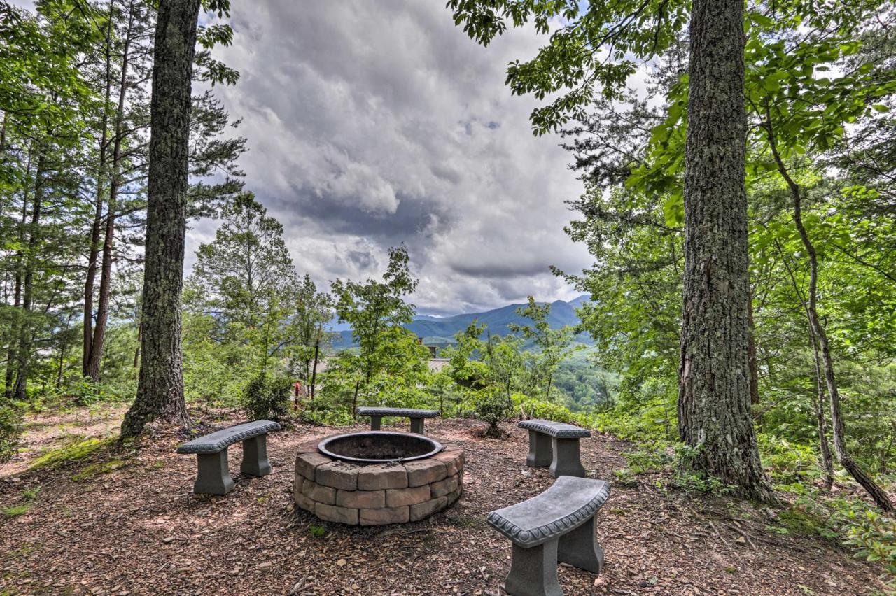 فيلا Gatlinburg Escape With Hot Tub, Deck And Mtn View المظهر الخارجي الصورة